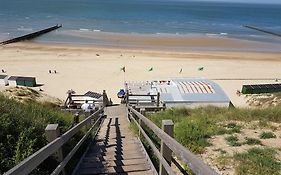 Strandvilla Aan De Duinen